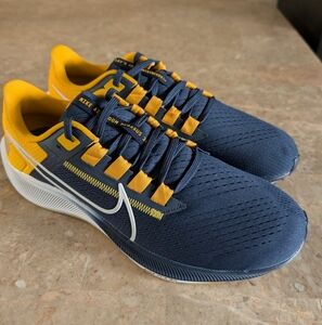 Nike Air Zoom Pegasus 38 West Virginia University Blue DJ0862-400 Men Size 10.5